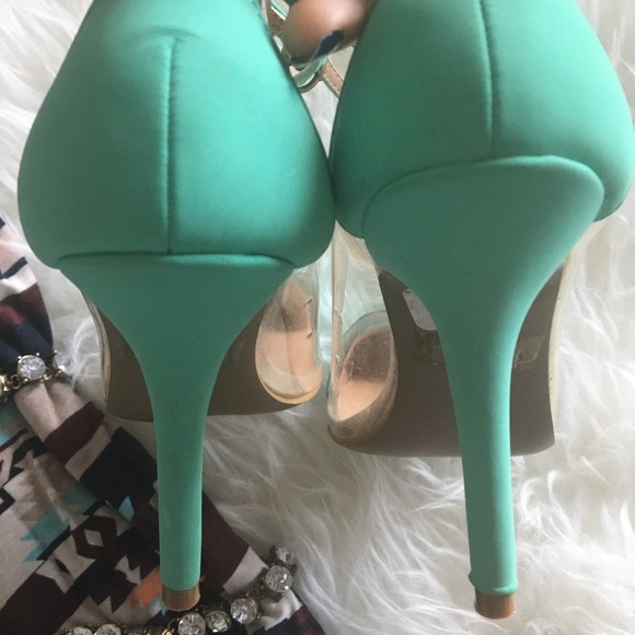 Ankle strap pumps - Picture 6 of 6